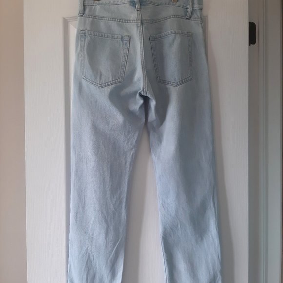 Club Monaco Relaxed Slim Crop and Strength Leg Denim Jeans - Picture 10 of 16